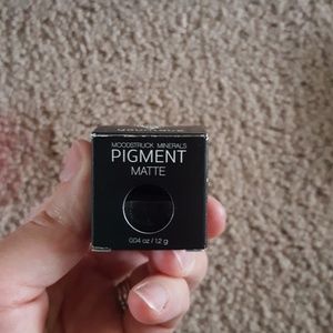 YOUNIQUE EYE PIGMENT